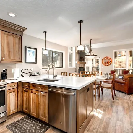 Kbm Resorts Bright And Airy 4Bdrm Luxury Park City Home With Gas Fireplace Easy Access Rpt-14T